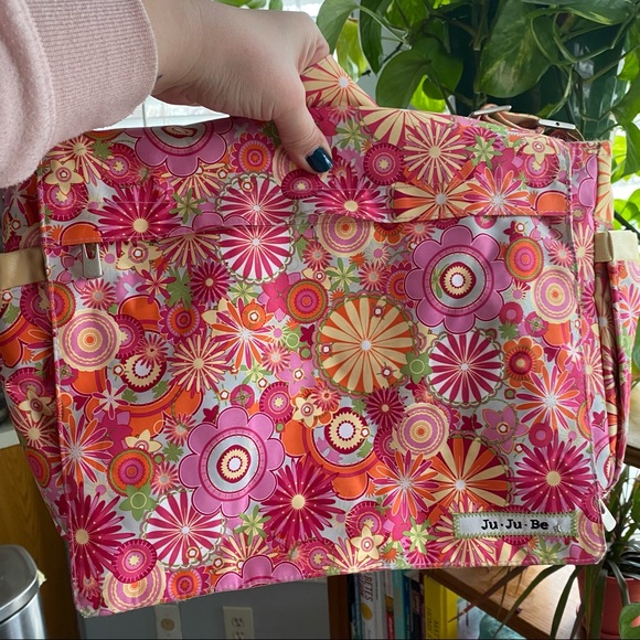 Ju Ju Be Zany Zinnia’s Messenger Diaper Bag